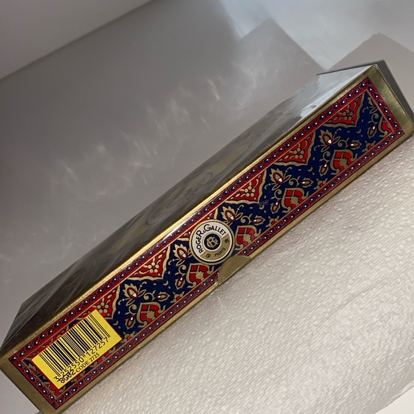 Roger & Gallet Box of 3 Sandal Wood Scented Soaps 3 @ 3.5 Oz each VTG SEALED NWT - Picture 8 of 14